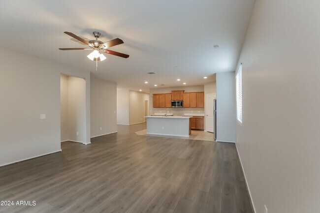 Building Photo - 2743 W Apollo Rd