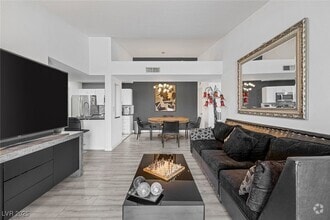Building Photo - 950 Seven Hills Dr