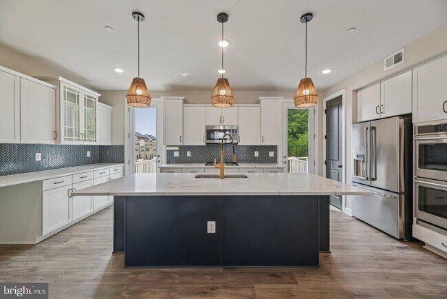 Building Photo - 7202 Mountaineer Dr