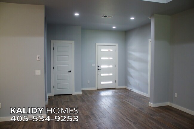 Building Photo - 1716 Kalidy Dr