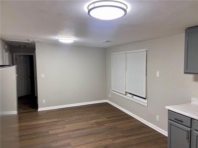 Building Photo - 108 Lambert Dr