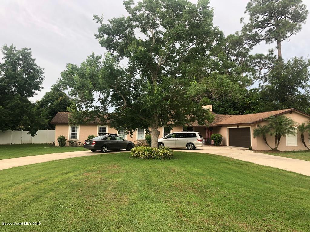 Foto principal - 525 Hidden Creek Dr