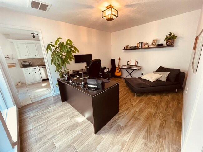 Foto del edificio - 1014 White Sands Rd