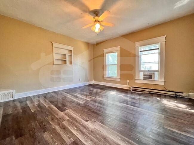 Foto del edificio - 3419 1st St