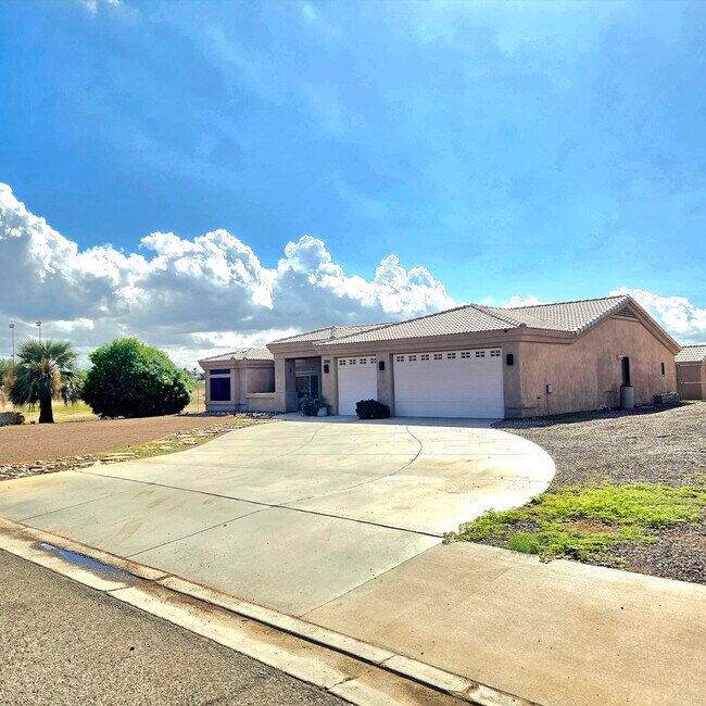 Building Photo - 11333 Desert Trailways Ln