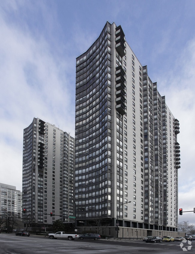 Building Photo - Hollywood Towers