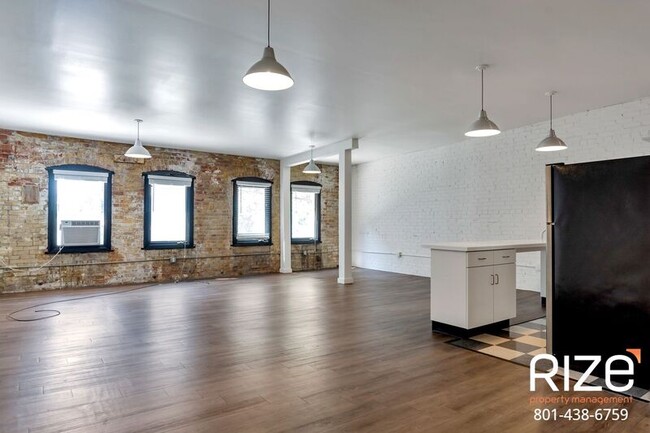 Building Photo - 337 Pierpont Ave