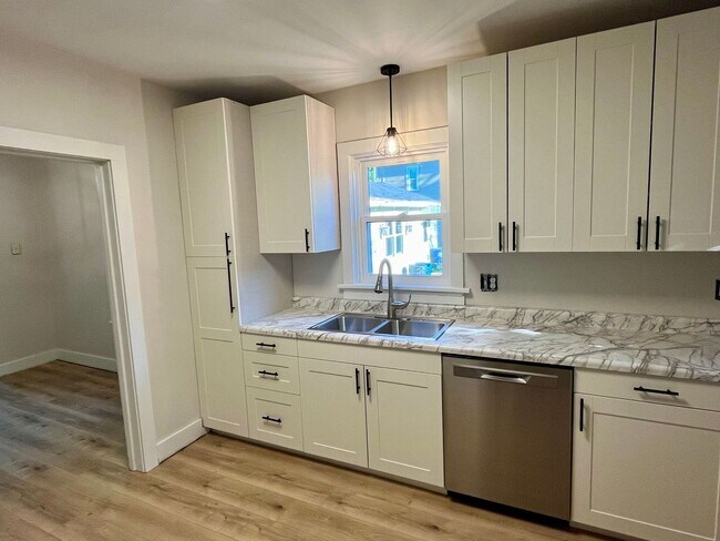 Foto del edificio - 322 N 2nd Ave