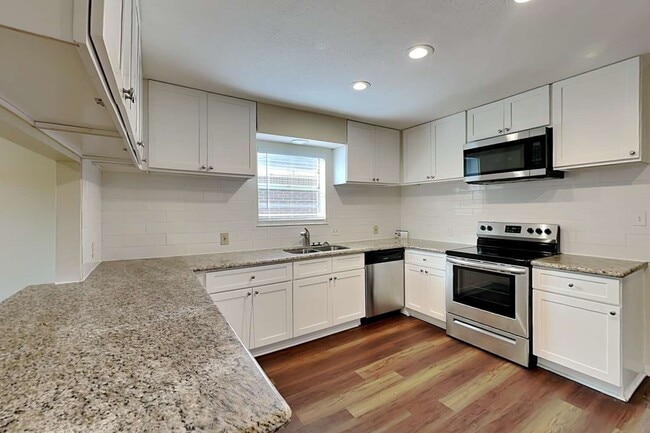 Building Photo - 4704 Woodway Ave