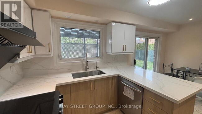 Building Photo - 771-771 Damien Way