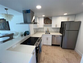 Building Photo - 20500 W Country Club Dr