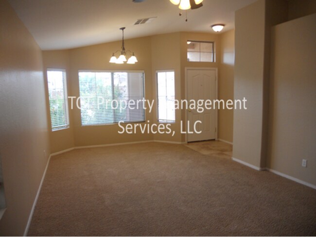 Foto del edificio - 3 Bed/2 Bath with private pool in Sunset F...