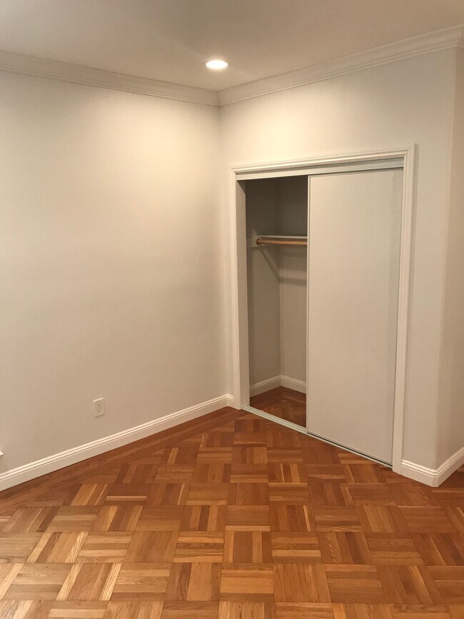 Foto del edificio - 627 32nd Ave