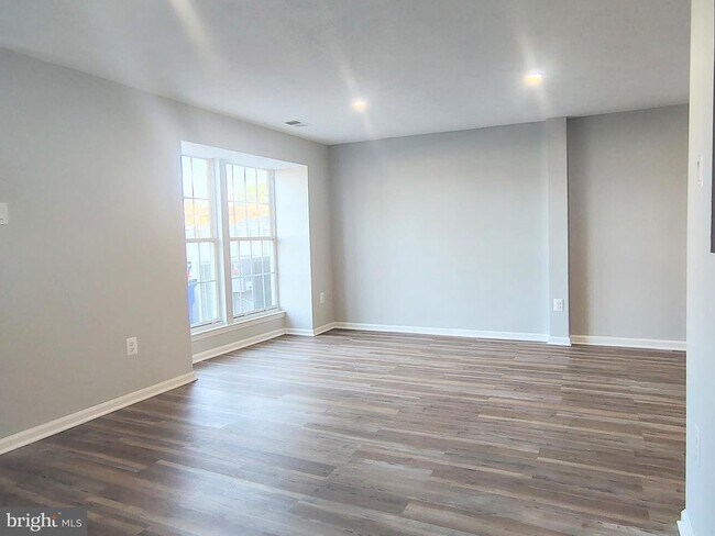 Foto del edificio - 564 Hollyberry Way