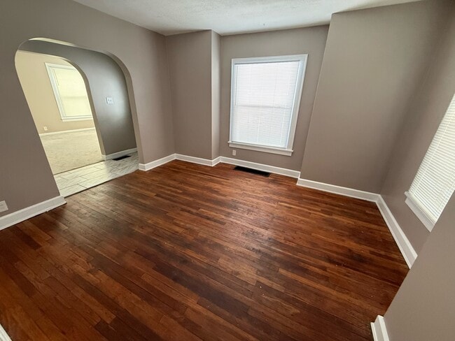 Foto del edificio - 174 Colony Crescent