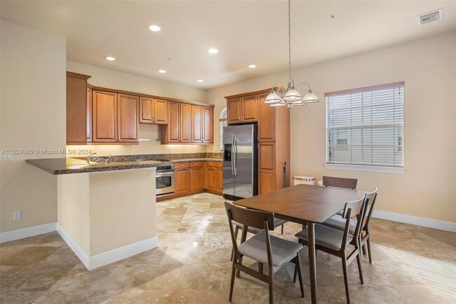 Building Photo - 61 Via Floresta Dr
