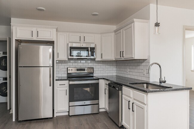 Interior Photo - Lilac Pointe