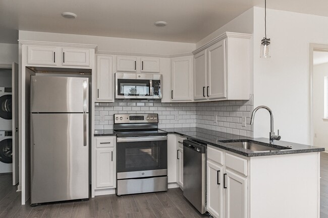 Interior Photo - Lilac Pointe