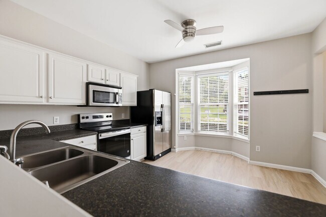 Foto del edificio - 3221 Mannington Dr
