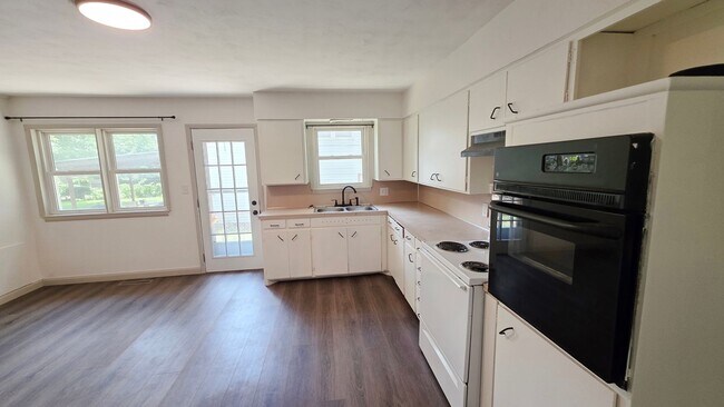 Foto del edificio - 2026-2028 S Fairway Ave