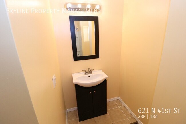 Building Photo - Charming 2 Bedroom Home in Mantua!!
