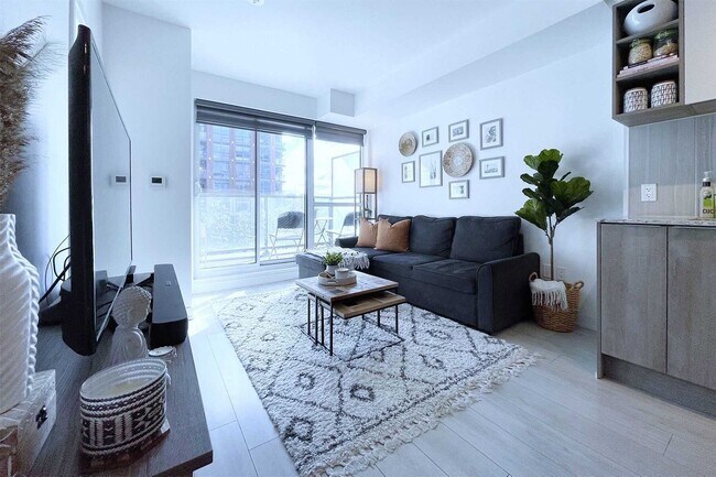 Building Photo - 31 Tippett Rd