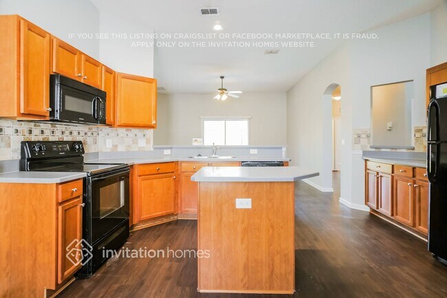 Building Photo - 901 Hawk Run Ct