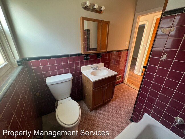 Building Photo - 3 br, 1.5 bath House - 5700 Marseilles