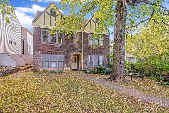 Interior Photo - Skyline