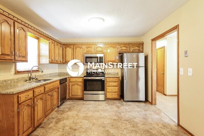 Building Photo - 3 Bedroom Pet-Friendly Home in Olathe, KS ...