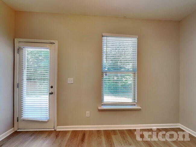 Building Photo - 177 Magnaview Dr