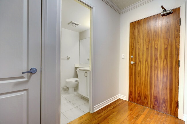 Building Photo - 1 Elm Dr W