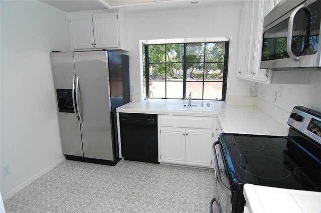 Building Photo - 14 Evening Breeze