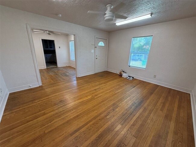 Building Photo - 6946 Moss Rose St