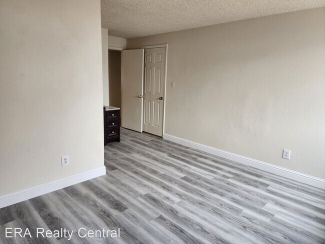Building Photo - 4 br, 2 bath House - 2266 Howard Drive