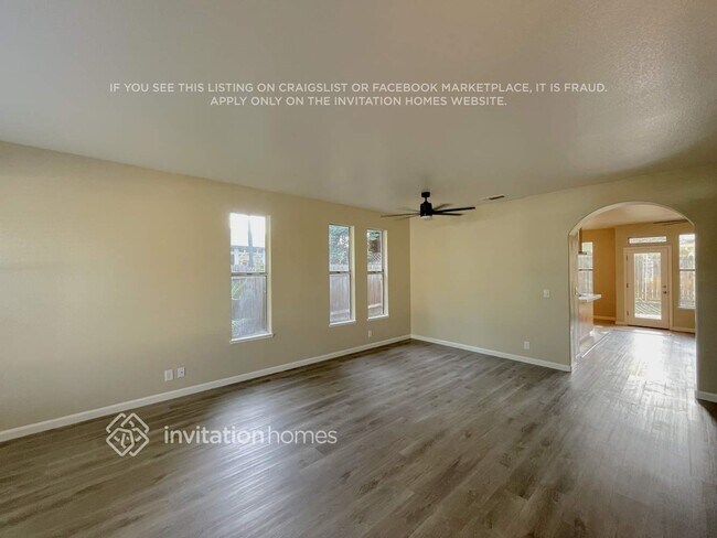 Foto del edificio - 869 Lariat Loop