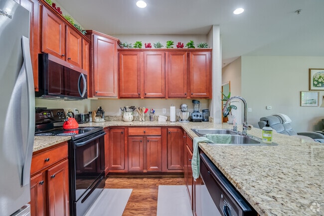 2BR, 2BA - 1,350SF - Kitchen - 625 Shepherd Ct