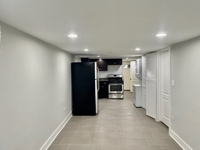 Building Photo - 2239 W 19th St