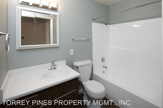 Building Photo - 4739 Mansfield St