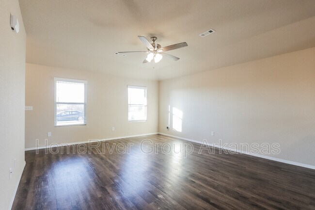 Building Photo - 892 S Jaybird Ln