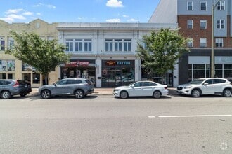 Building Photo - 821 W Broad St
