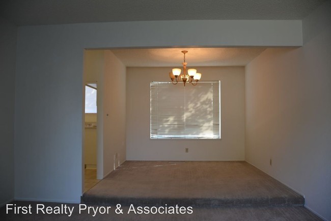 Building Photo - 3009 Harrison Pl