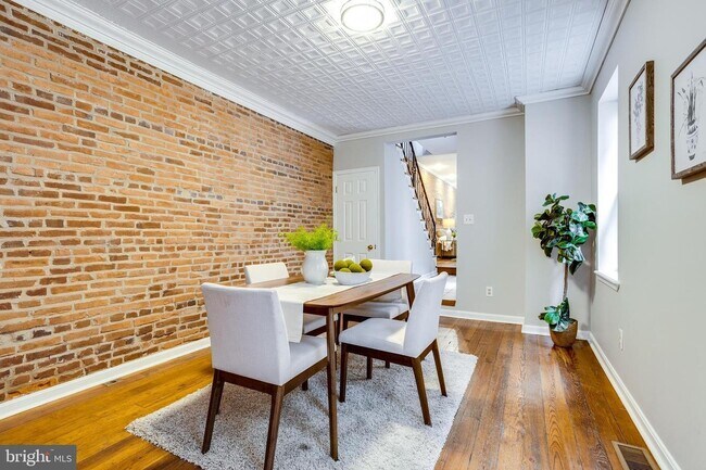 Foto del edificio - 1126 S Hanover St