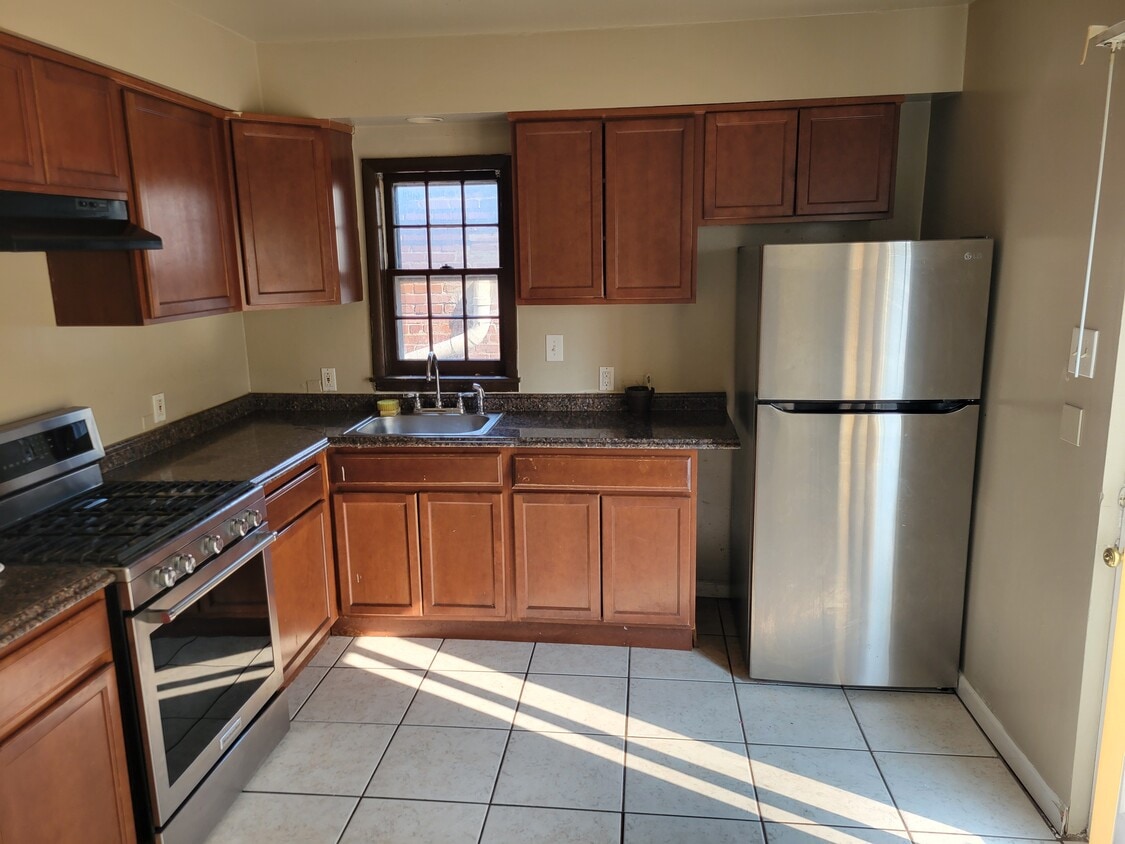 kitchen - 94 Madison St