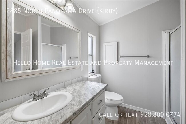 Building Photo - 2885 N Panorama Dr