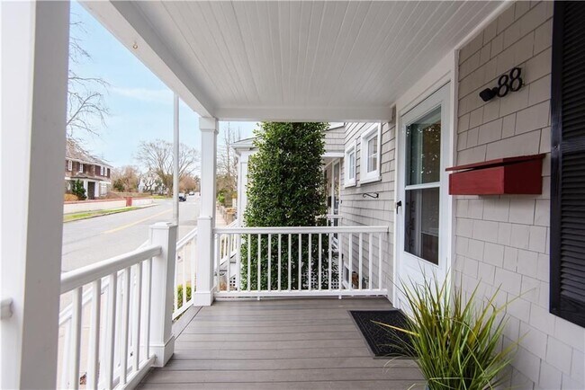 Building Photo - 88 Kay St