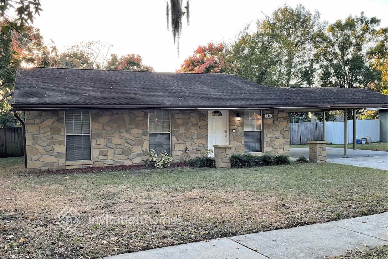 Foto principal - 714 Valley Hill Dr