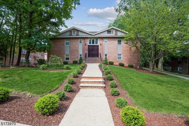 Building Photo - 361 Claremont Ave