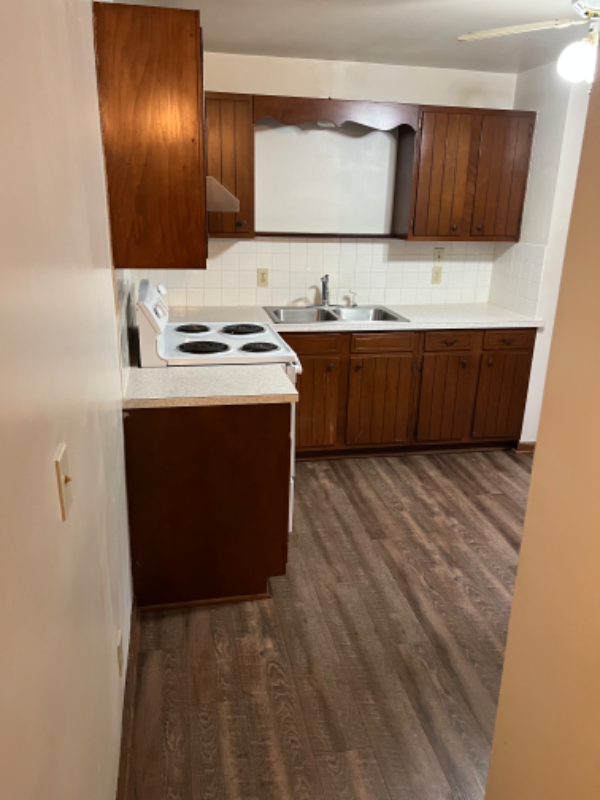 Foto principal - 627 Prospect Ave S
