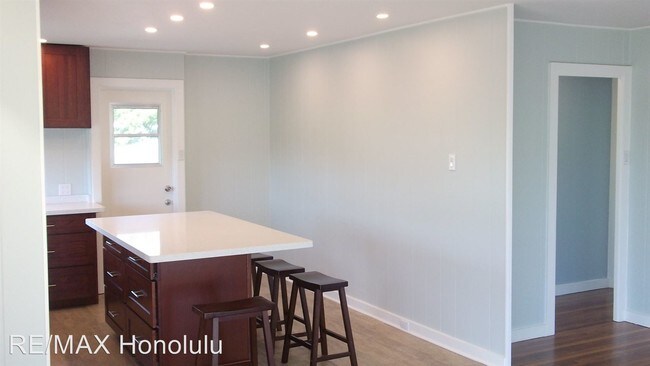 Building Photo - 1655 Ua Dr